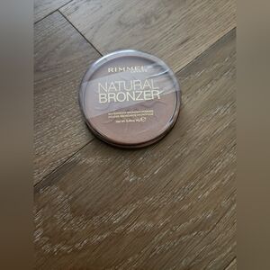 RIMMEL | NWT Natural Bronzer 020 Sunshine
